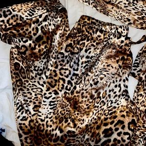 Victoria’s Secret Sexy Satin Soft Leopard Print Pajama Set 🐆🤎